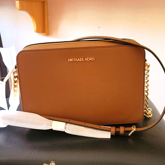 Michael Kors Jet set Crossbody - Picture 1 of 4